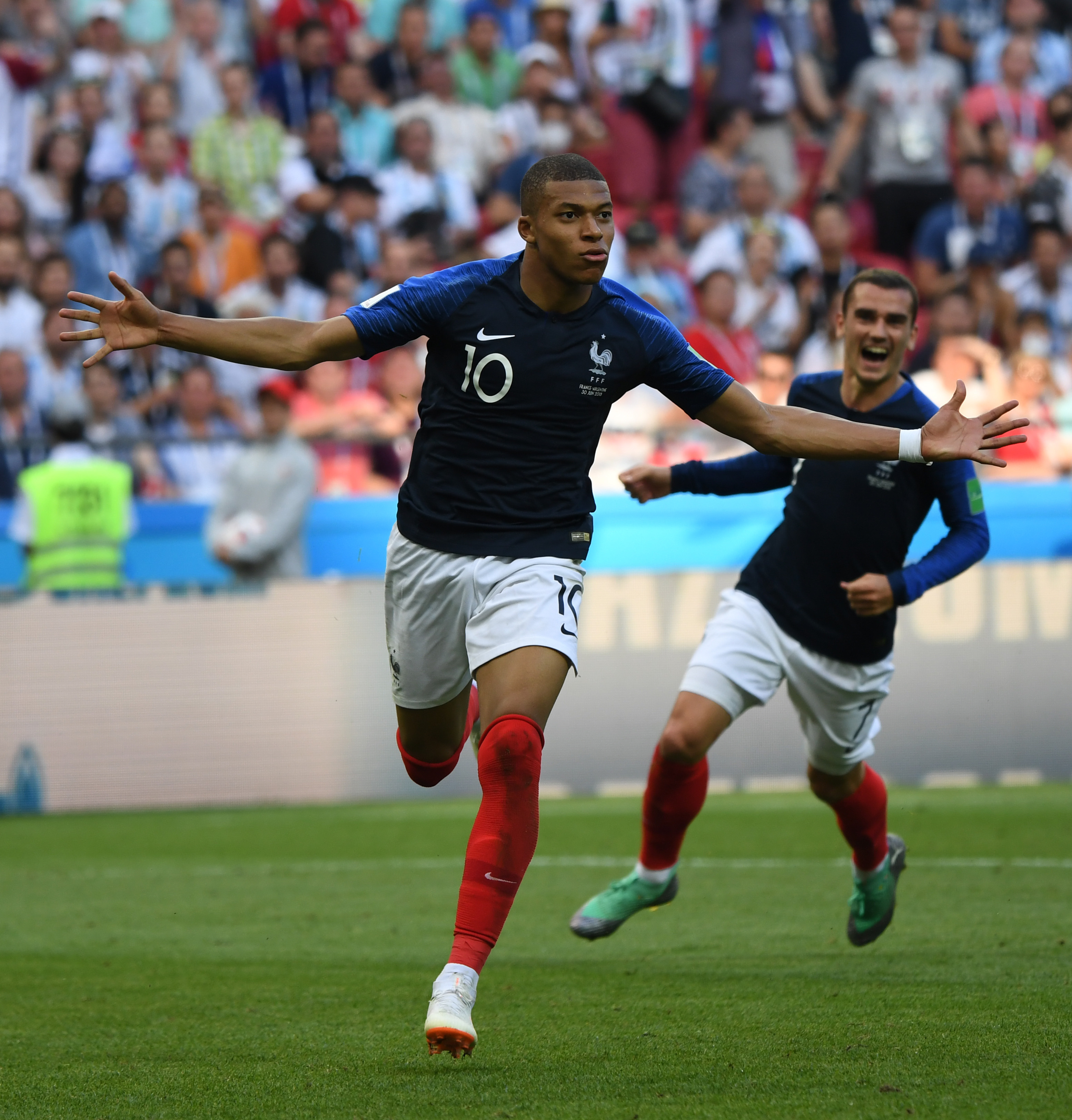 李玮锋：做青训我是下定决心的；苏超最重要的是给年轻人舞台（李玮锋：坚定投身青训；苏超的核心是为年轻人搭建舞台）