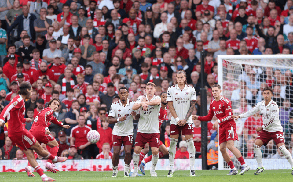 早报：上海双雄末轮争冠？这集我看过……（晨报：沪上双雄末轮争冠，又是熟悉的剧情）