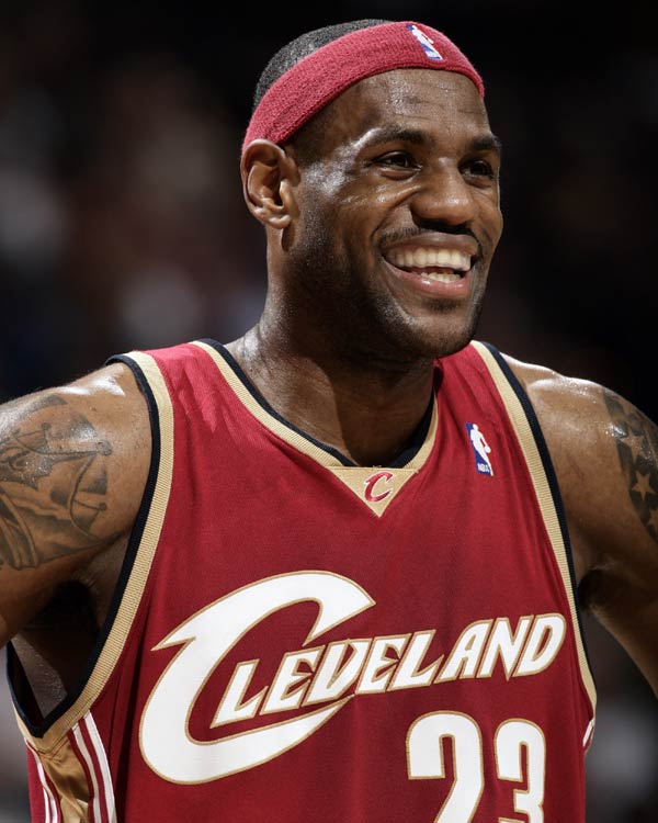 AC米兰客场0-2负都灵，阿莱格里因红牌停赛，替补普利西奇助球队扳平比分。（都灵主场2-0击败AC米兰；阿莱格里因红牌停赛，替补普利西奇贡献扳平助攻）