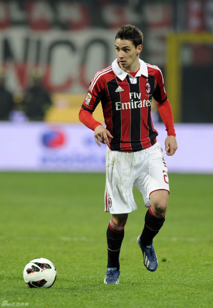 波兰主帅：我们已经很了解荷兰；目前仍然专注于附加赛（波兰主帅称已熟悉荷兰，当前重心仍放在附加赛）