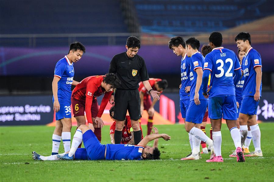 NBA球员交易及赛季影响分析（NBA球员交易对赛季格局的影响解析）