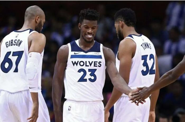 NBA最新夺冠赔率：雷霆断档居首 火箭第3湖人第4勇士未进前8（NBA夺冠赔率更新：雷霆大幅领跑，火箭第3、湖人第4，勇士无缘前八）