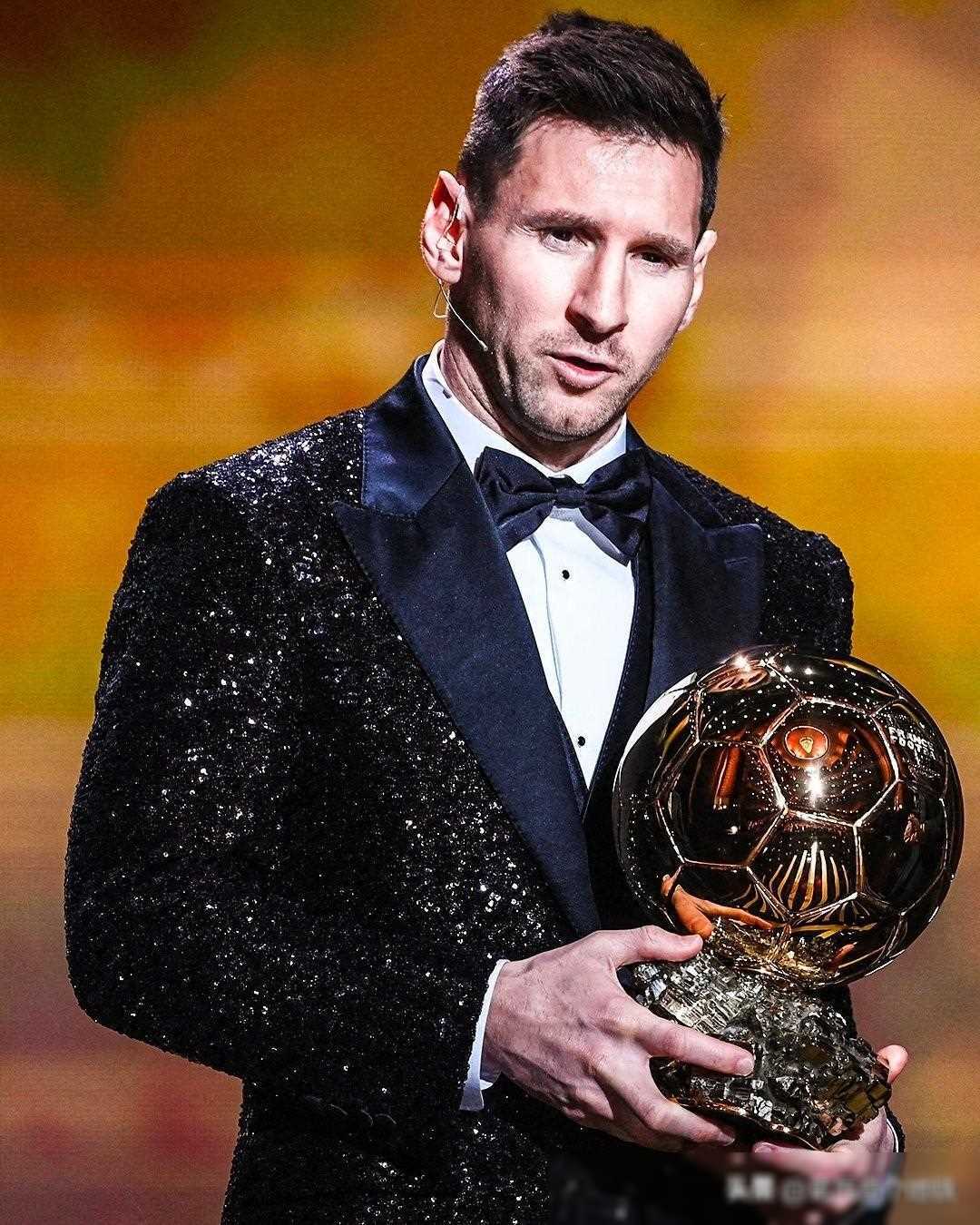 炸锅了！皇马挖萨拉赫放猛料：用巴西国脚做交换！（皇马追逐萨拉赫，或以巴西国脚为交换筹码）