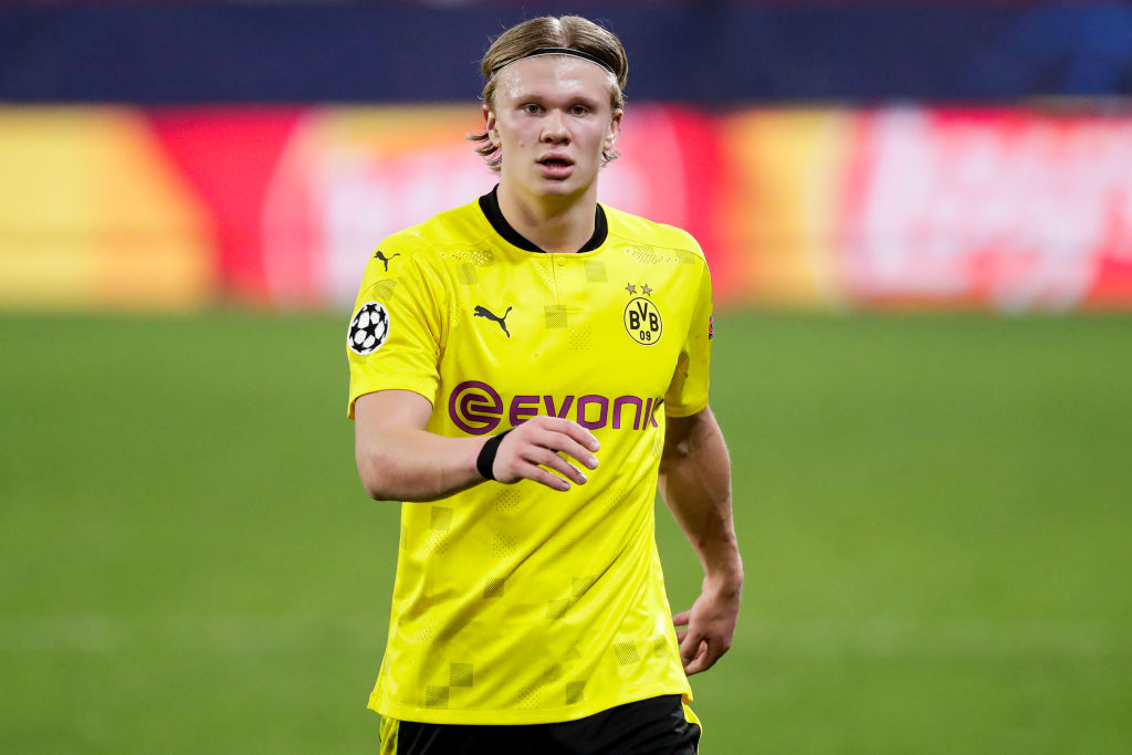 产量和效率都差不少！半场三分对比：马刺19中11 鹈鹕仅17中4（半场三分差距悬殊：马刺19投11中，鹈鹕17投仅4中）