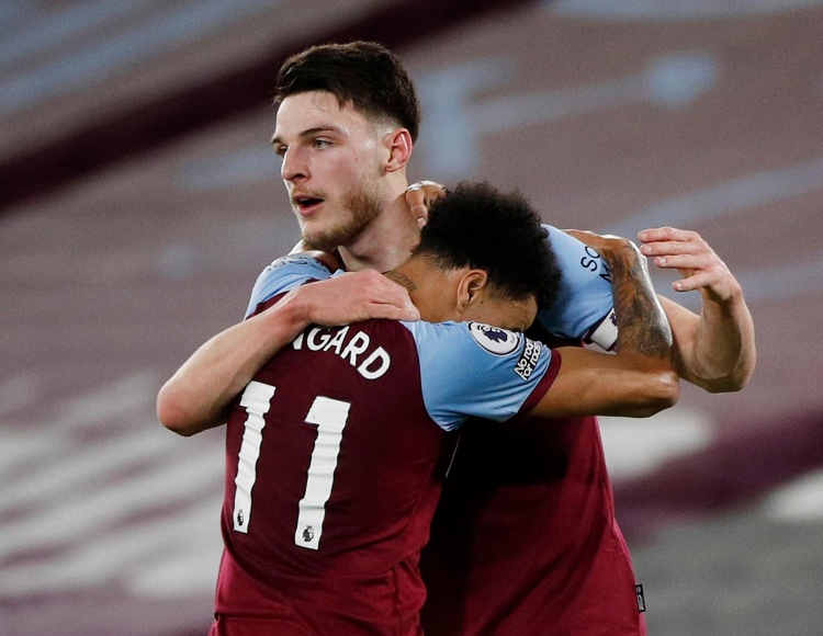 马刺主帅：虽然出场时间受到限制，但文班全力投入毫无保留（马刺主帅：文班上场时间受限仍全情投入）