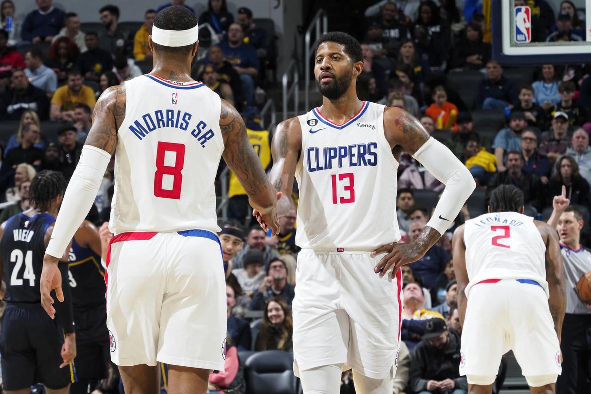 鹈鹕新秀费尔斯崭露头角，连续贴地逼抢成对手噩梦（鹈鹕新秀费尔斯初露锋芒，接连贴地逼抢成对手梦魇）