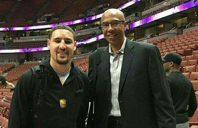 手感火热！内姆布哈德半场8中6轰17分（状态火爆！内姆布哈德半场8投6中砍下17分）