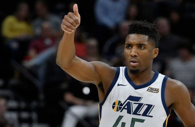 中超裁判判罚引发巨大争议（中超裁判判罚掀起轩然大波）