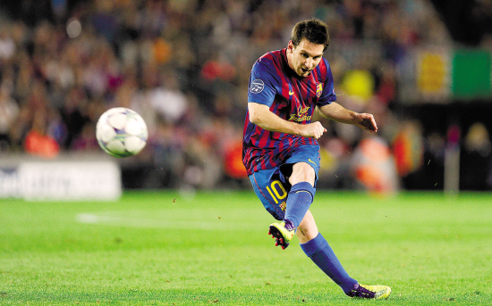 半场战报：博洛尼亚1-2克雷莫内塞，奥尔索利尼点射，瓦尔迪、帕耶罗破门（半场综述：博洛尼亚1-2落后克雷莫内塞，奥尔索利尼点球命中，瓦尔迪、帕耶罗建功）