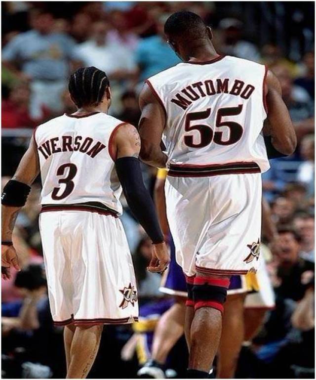 威少在他生涯效力的每一支球队，三双数都排在队史前十（威少所效力的每支球队，他的三双次数皆跻身队史前十）