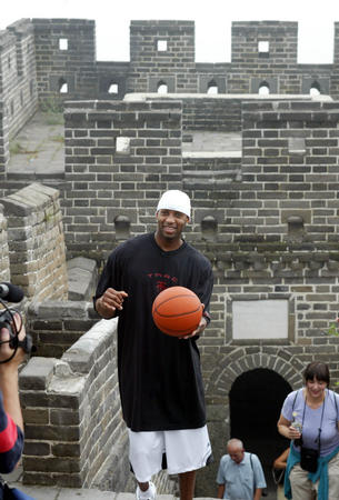 米体：霍伊伦像卡瓦尼或早期伊瓜因，对球队进攻端是锦上添花（米体：霍伊伦颇有卡瓦尼与早期伊瓜因之风，为球队进攻如虎添翼）