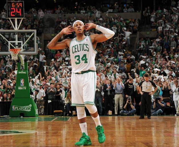 斯潘塞是NCAA长曲棍球历史助攻王，获得最高荣誉后改打篮球（NCAA长曲棍球助攻王斯潘塞夺得最高奖后转战篮球）